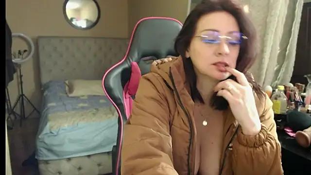 Carol Scottt online show from 12/22/25, 09:28