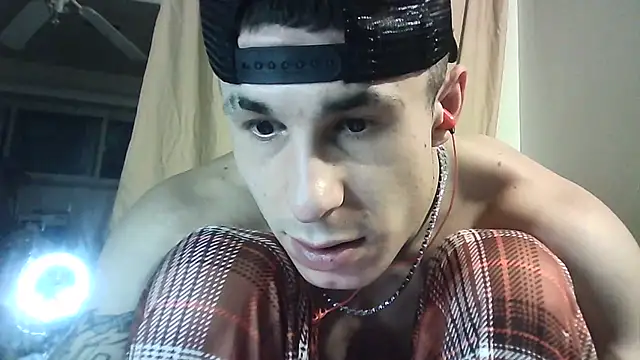 Snapshot of --D-a-D-D-y- chatting on 12/27/24, 07:08 --D-a-D-D-y- online show from 12/27/24, 07:08