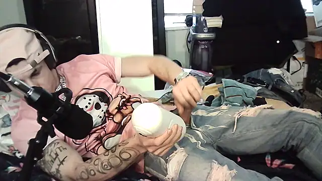 Snapshot of --D-a-D-D-y- chatting on 02/02/25, 03:49 --D-a-D-D-y- online show from 02/02/25, 03:49