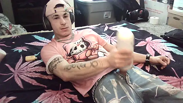 Snapshot of --D-a-D-D-y- chatting on 02/12/25, 07:45 --D-a-D-D-y- online show from 02/12/25, 07:45