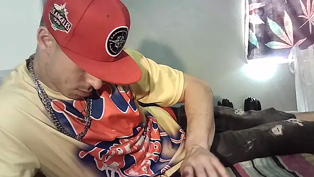 Snapshot of --D-a-D-D-y- chatting on 10/04/25, 10:41 --D-a-D-D-y- online show from 10/04/25, 10:41