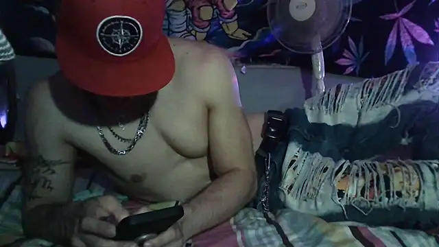 Snapshot of --D-a-D-D-y- chatting on 10/13/25, 05:18 --D-a-D-D-y- online show from 10/13/25, 05:18