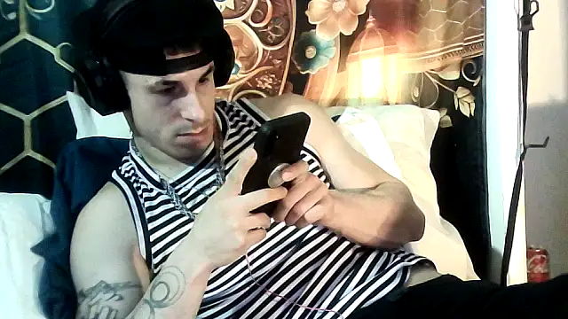 Snapshot of --D-a-D-D-y- chatting on 11/09/25, 07:50 --D-a-D-D-y- online show from 11/09/25, 07:50