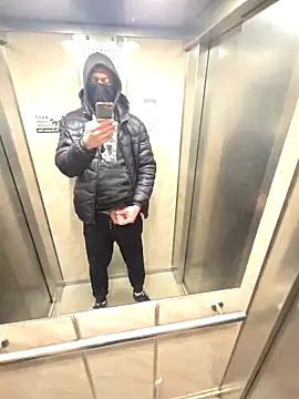 Snapshot of McdyllanXX chatting on 01/13/25, 12:09 McdyllanXX online show from 01/13/25, 12:09