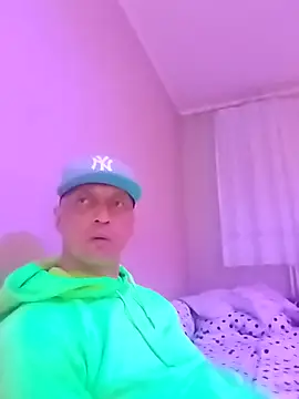 Snapshot of McdyllanXX chatting on 03/10/26, 11:54 McdyllanXX online show from 03/10/26, 11:54