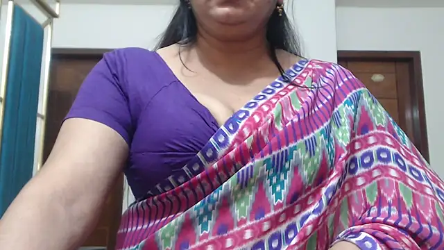 Snapshot of desi-maisa130 chatting on 05/18/26, 05:19 desi-maisa130 online show from 05/18/26, 05:19