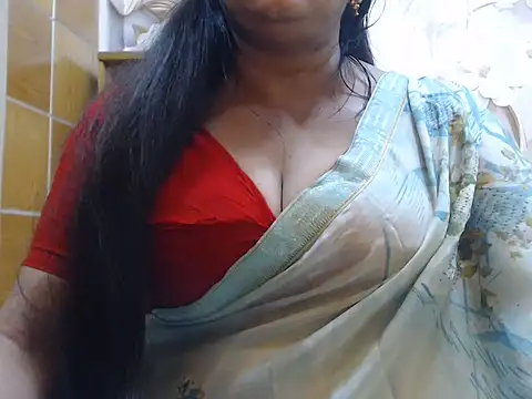 Snapshot of desi-maisa130 chatting on 06/10/26, 04:39 desi-maisa130 online show from 06/10/26, 04:39