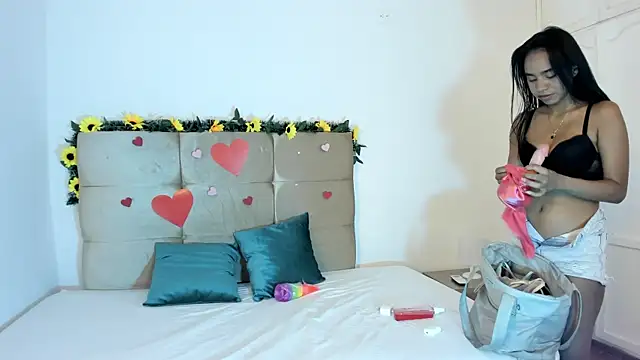 emilie paris online show from 01/25/25, 04:24