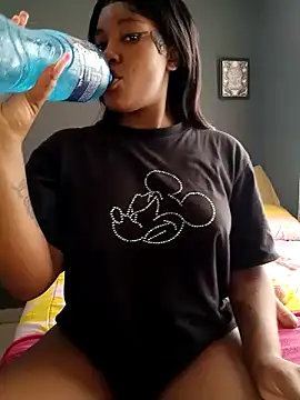 Snapshot of charmainexxx chatting on 12/15/24, 02:59 charmainexxx online show from 12/15/24, 02:59