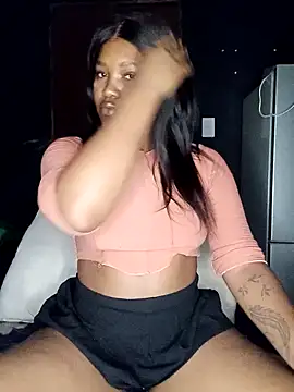 Snapshot of charmainexxx chatting on 01/05/25, 04:16 charmainexxx online show from 01/05/25, 04:16