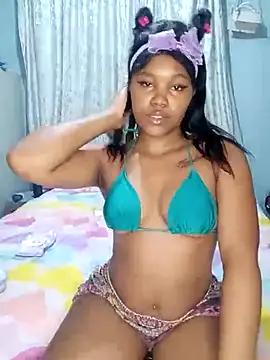 Snapshot of charmainexxx chatting on 02/08/25, 01:00 charmainexxx online show from 02/08/25, 01:00