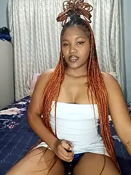 Snapshot of charmainexxx chatting on 03/06/25, 12:32 charmainexxx online show from 03/06/25, 12:32