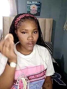 Snapshot of charmainexxx chatting on 10/15/25, 08:03 charmainexxx online show from 10/15/25, 08:03