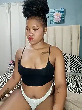 Snapshot of charmainexxx chatting on 10/15/25, 09:37 charmainexxx online show from 10/15/25, 09:37