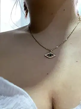 SophiaLaurens online show from 03/09/25, 02:32