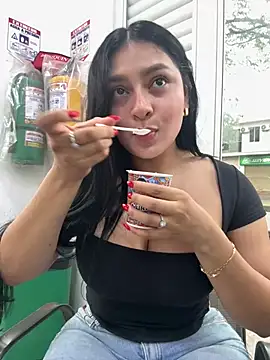 Snapshot of sarasoto_1 chatting on 02/23/25, 10:42 sarasoto 1 online show from 02/23/25, 10:42