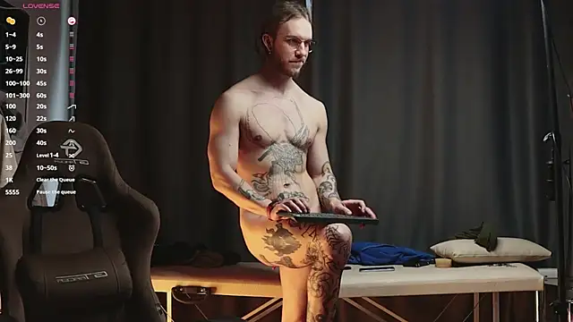 Snapshot of pleasure8869 chatting on 02/13/25, 07:24 pleasure8869 online show from 02/13/25, 07:24