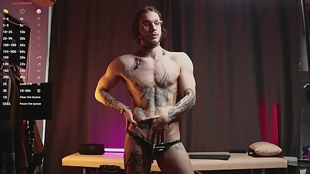 Snapshot of pleasure8869 chatting on 02/14/25, 11:10 pleasure8869 online show from 02/14/25, 11:10