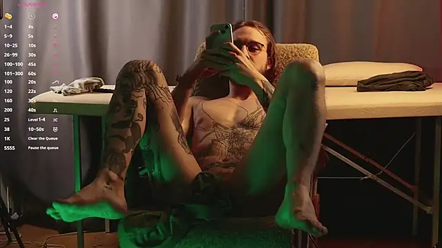 Snapshot of pleasure8869 chatting on 02/17/25, 10:40 pleasure8869 online show from 02/17/25, 10:40