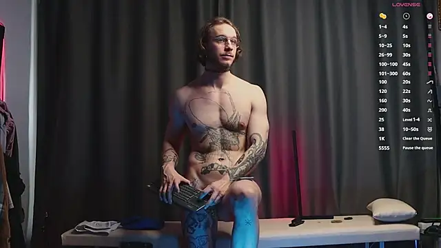 Snapshot of pleasure8869 chatting on 02/25/25, 10:58 pleasure8869 online show from 02/25/25, 10:58