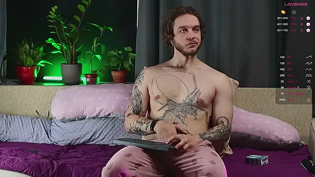 Snapshot of pleasure8869 chatting on 09/18/25, 06:26 pleasure8869 online show from 09/18/25, 06:26