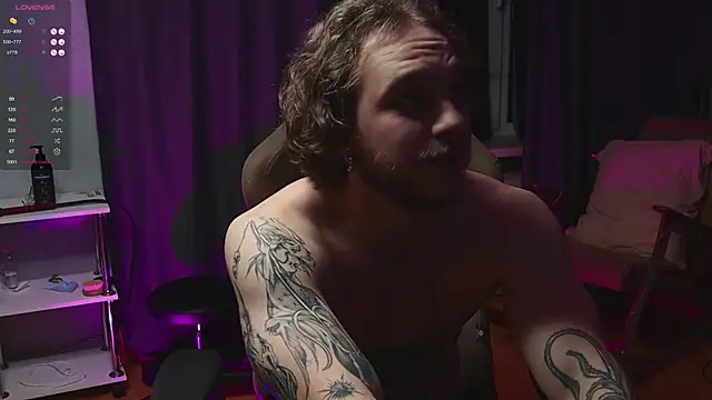 Snapshot of pleasure8869 chatting on 10/04/25, 04:38 pleasure8869 online show from 10/04/25, 04:38