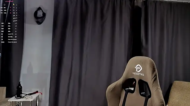 Snapshot of pleasure8869 chatting on 10/23/25, 04:56 pleasure8869 online show from 10/23/25, 04:56