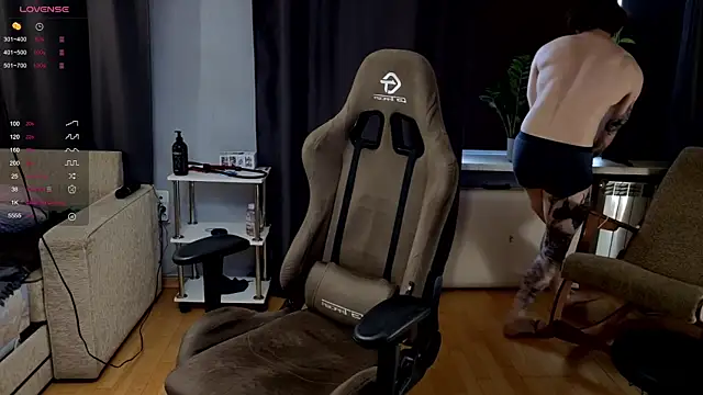 Snapshot of pleasure8869 chatting on 10/31/25, 01:34 pleasure8869 online show from 10/31/25, 01:34