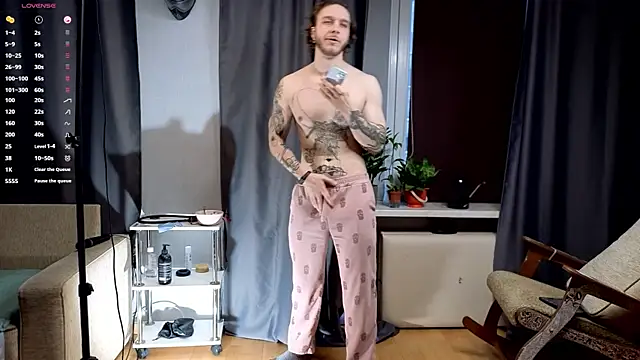 Snapshot of pleasure8869 chatting on 11/22/25, 07:07 pleasure8869 online show from 11/22/25, 07:07