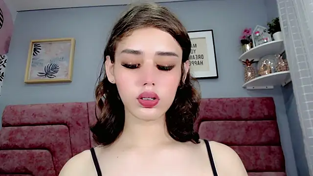 ValeriaAguilar online show from 12/05/24, 04:55