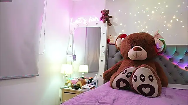 Snapshot of Tiana_sanders chatting on 12/16/24, 11:50 Tiana sanders online show from 12/16/24, 11:50