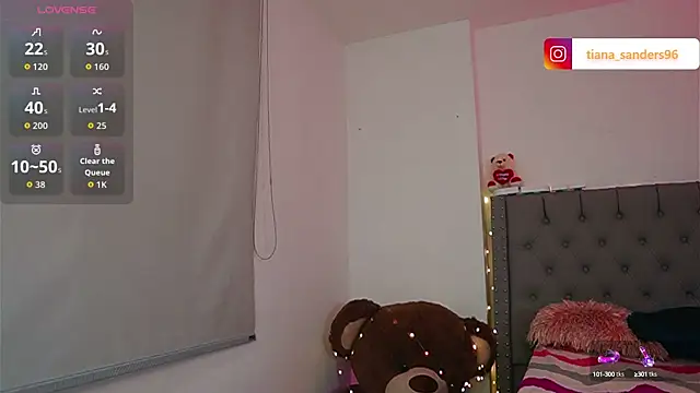 Snapshot of Tiana_sanders chatting on 10/02/25, 01:56 Tiana sanders online show from 10/02/25, 01:56