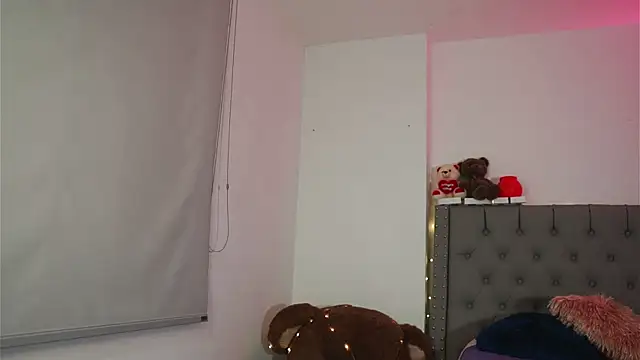 Snapshot of Tiana_sanders chatting on 11/11/25, 02:11 Tiana sanders online show from 11/11/25, 02:11