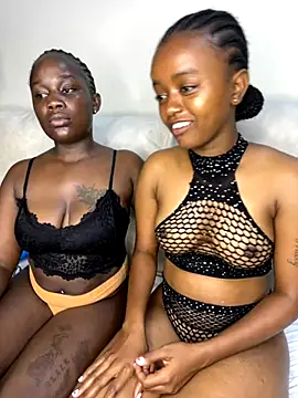 Snapshot of Doublefreaks chatting on 10/18/25, 12:35 Doublefreaks online show from 10/18/25, 12:35