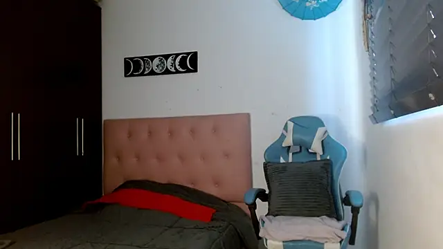 Snapshot of TokioStar chatting on 03/18/25, 01:20 TokioStar online show from 03/18/25, 01:20