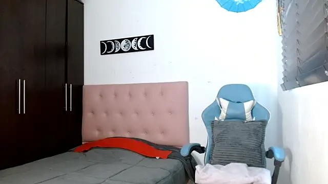 Snapshot of TokioStar chatting on 09/18/25, 02:30 TokioStar online show from 09/18/25, 02:30