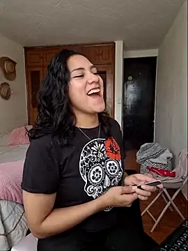 Thaliacooper  online show from 03/19/25, 05:28