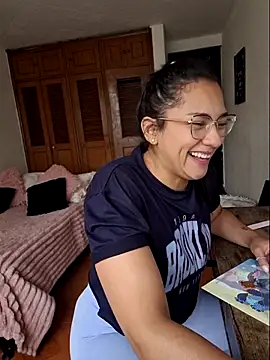 Thaliacooper  online show from 10/01/25, 06:14