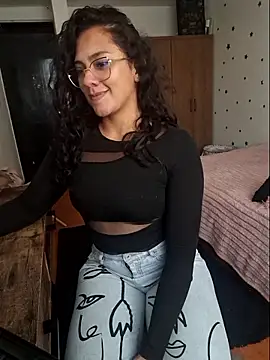 Thaliacooper  online show from 01/13/26, 08:36