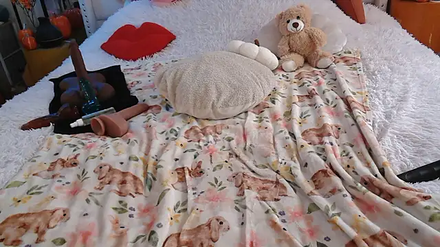 Snapshot of VegasDani chatting on 11/21/25, 11:03 VegasDani online show from 11/21/25, 11:03