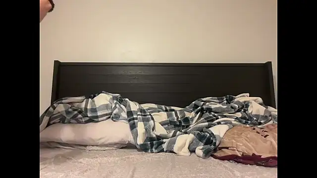 Snapshot of QueenLolaX chatting on 10/08/25, 03:15 QueenLolaX online show from 10/08/25, 03:15