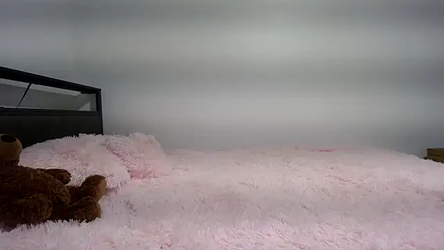 Snapshot of QueenLolaX chatting on 03/06/26, 05:37 QueenLolaX online show from 03/06/26, 05:37