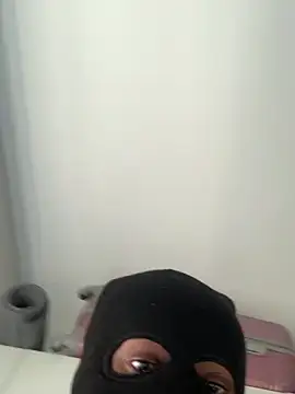 Snapshot of Africanbootie chatting on 03/14/25, 09:35 Africanbootie online show from 03/14/25, 09:35