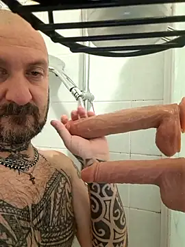 Snapshot of teddy79good chatting on 12/15/25, 04:44 teddy79good online show from 12/15/25, 04:44