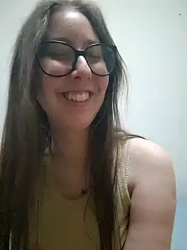 Snapshot of Sarah459 chatting on 03/05/26, 07:32 Sarah459 online show from 03/05/26, 07:32