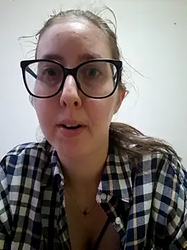 Snapshot of Sarah459 chatting on 03/31/26, 08:09 Sarah459 online show from 03/31/26, 08:09