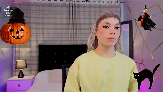 Snapshot of Megan_Do_Santos chatting on 10/25/25, 03:29 Megan Do Santos online show from 10/25/25, 03:29