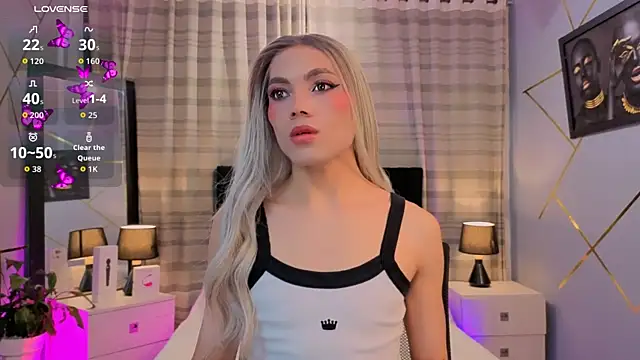 Snapshot of Megan_Do_Santos chatting on 11/11/25, 07:58 Megan Do Santos online show from 11/11/25, 07:58