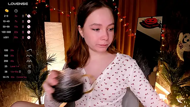 LanaBlu  online show from 10/28/25, 02:15