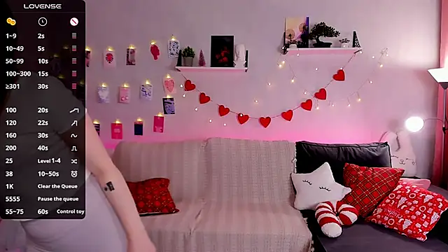 LanaBlu  online show from 12/18/25, 02:17